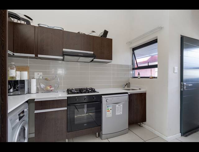1 BEDROOM APARTMENT RENTED IN FOURWAYS